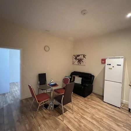 Aberdeen Stay Central 2-Bedrooms Apt-No Party Exterior photo