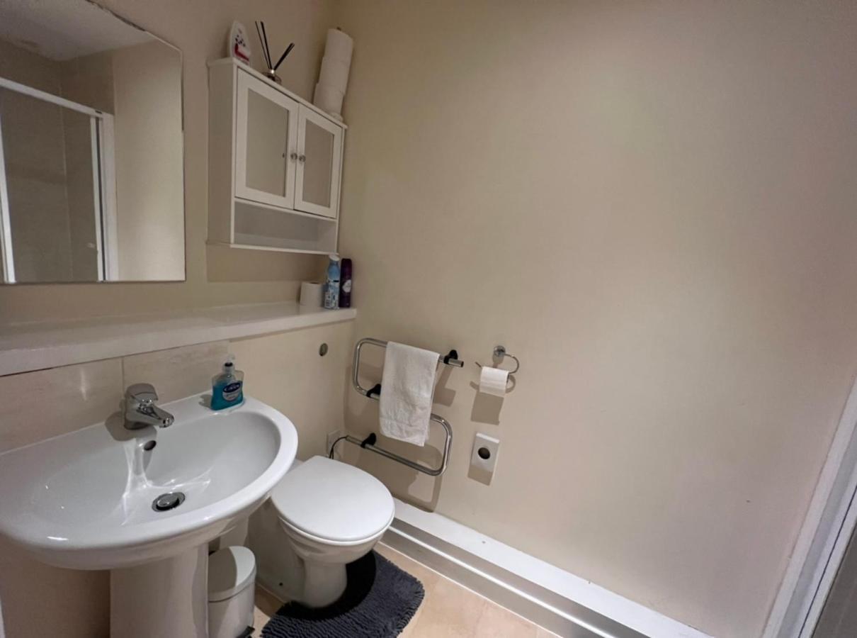 Aberdeen Stay Central 2-Bedrooms Apt-No Party Exterior photo