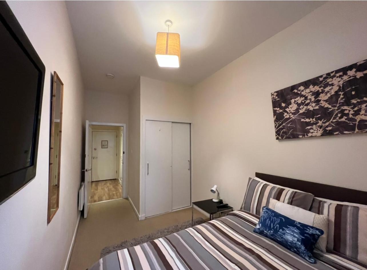 Aberdeen Stay Central 2-Bedrooms Apt-No Party Exterior photo