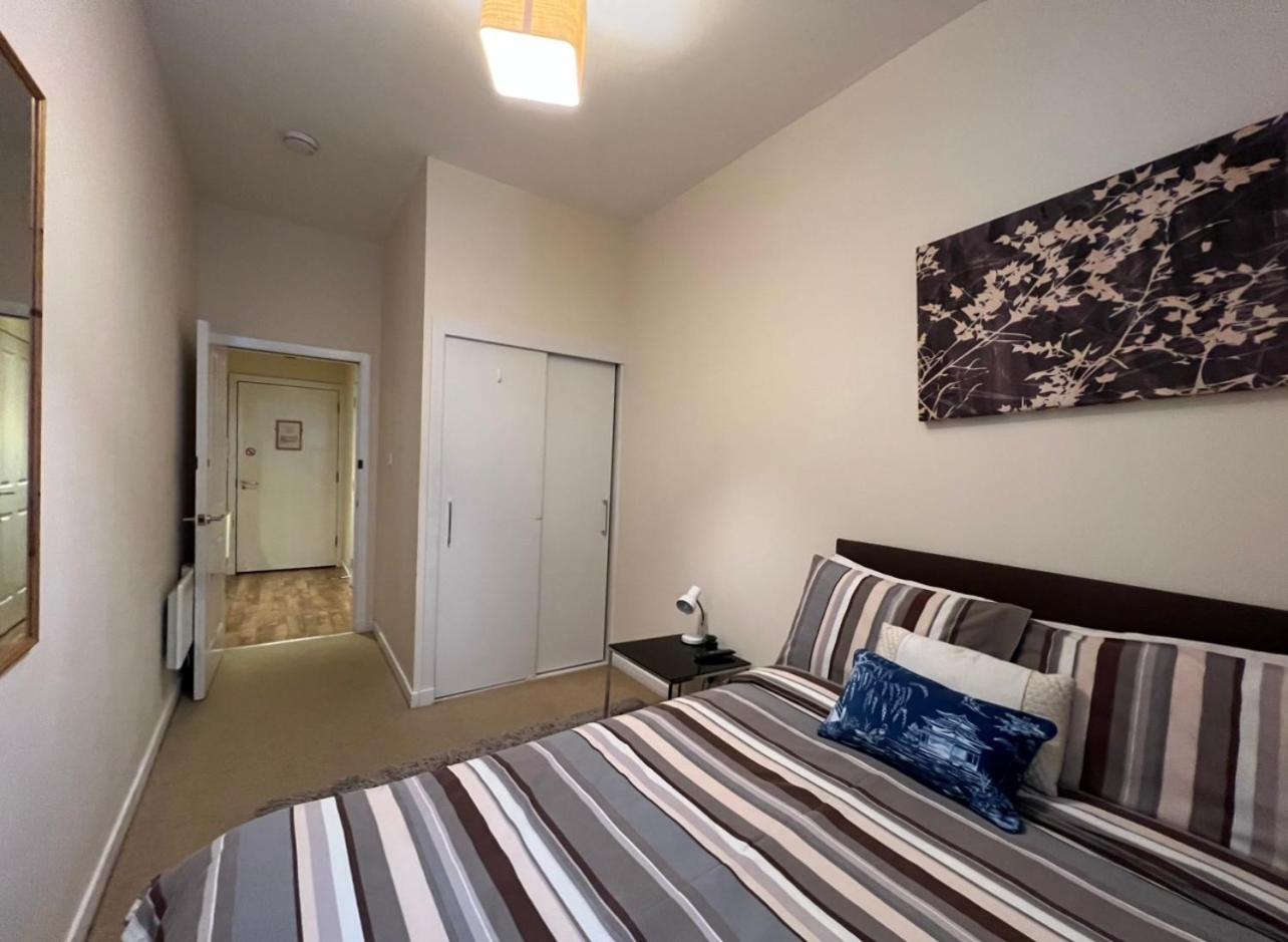 Aberdeen Stay Central 2-Bedrooms Apt-No Party Exterior photo
